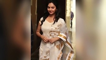 Wanita Berkahwin Menikmati Seks Telefon Dengan Pasangan Yang Lebih Muda Dalam Bahasa Telugu