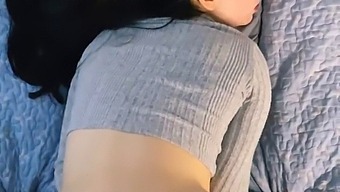 I Can'T Stop Climaxing And Continue To Penetrate (Oral Sex)