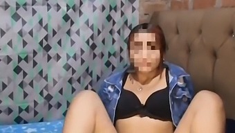 En Lærer Tilbyder En Seksuel Tjeneste I Bytte For At Bestå Karakterer